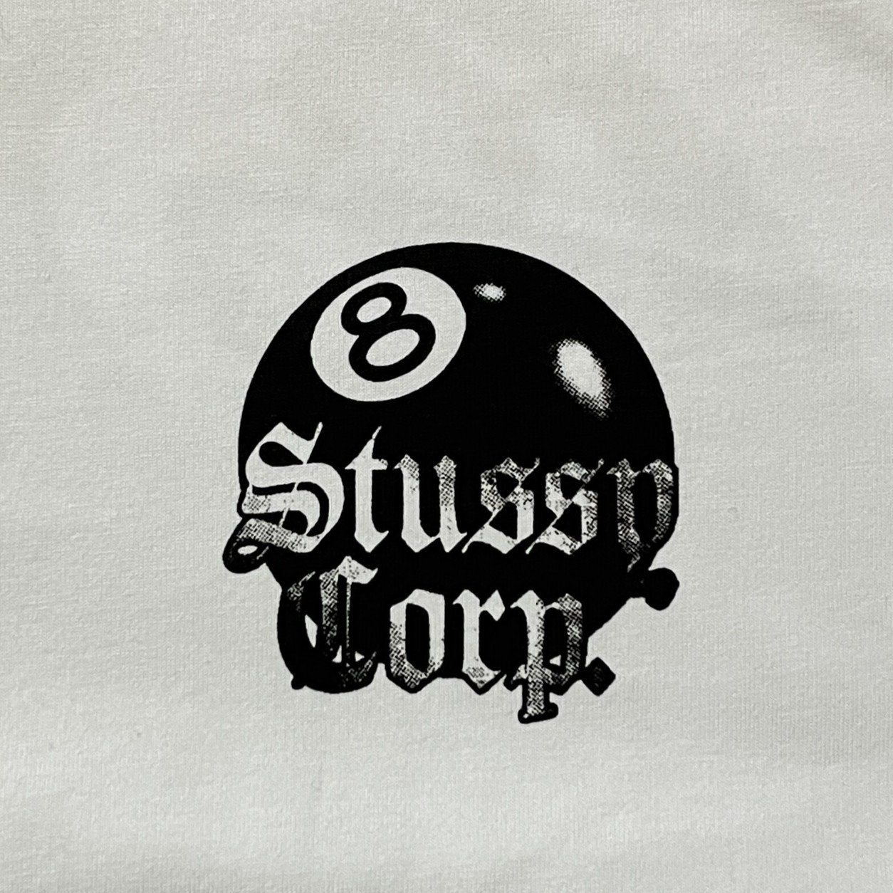 Stüssy T-shirt: Stüssy 8 Ball Tee (S) – Nuovo (secondo la descrizione) da Chamoson venduto da Sapoloshop 1