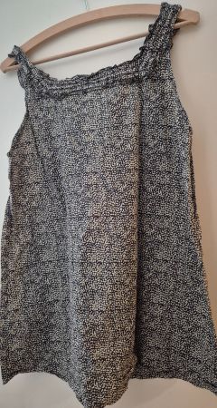 Top Hilfiger Denim, taille L, idéal pour l'été!☀️🌴