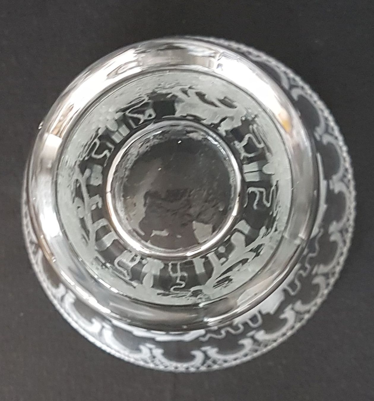 Gläser: Antikes Glas graviert mit Trauben – Gebraucht aus Kaltbrunn von Condor2 2
