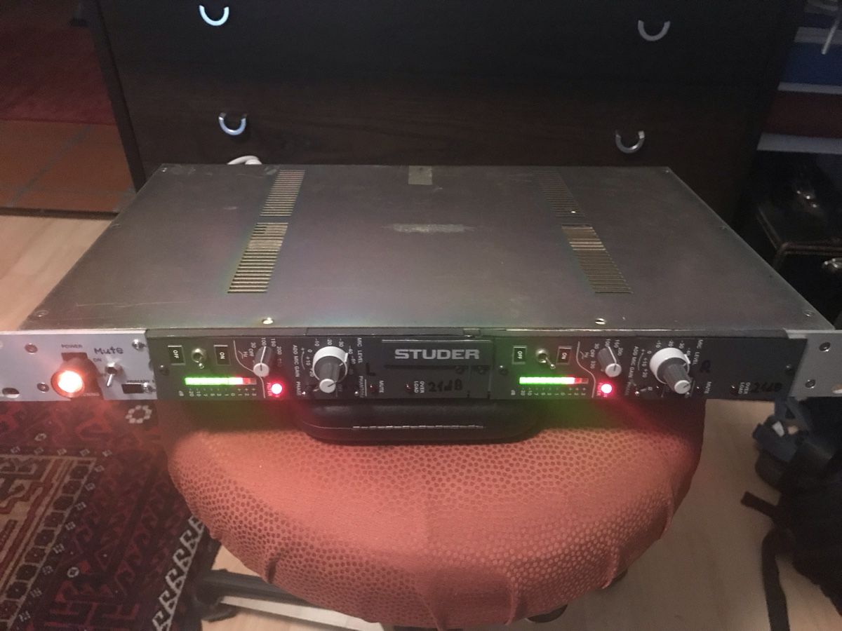 Studer Console di mixaggio: Studer 900 Dual Mic – Usato da Rümlang venduto da Audiotaper