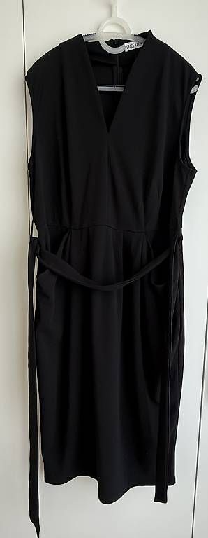 Vestiti: Schwarzes Kleid, Gr XXL – Nuovo e nell'imballaggio originale da Zürich venduto da mel_v8qp