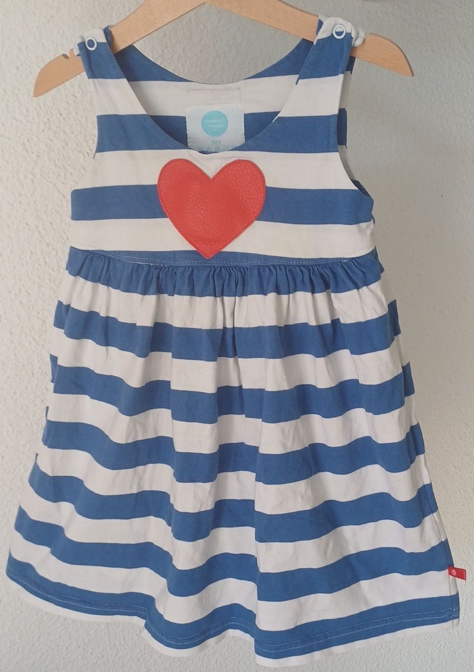 Robes et jupes: Kleid gestreift mit Herz Grösse 104 – D'occasion à Riniken par Lessy-