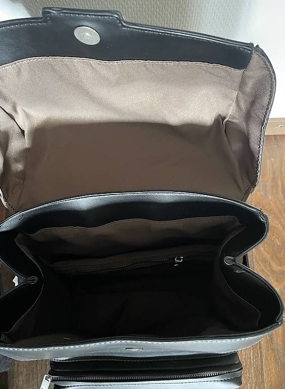 Zaini: Rucksack Laptop Zara Neu – Usato da Zürich venduto da bei_7cvn 2