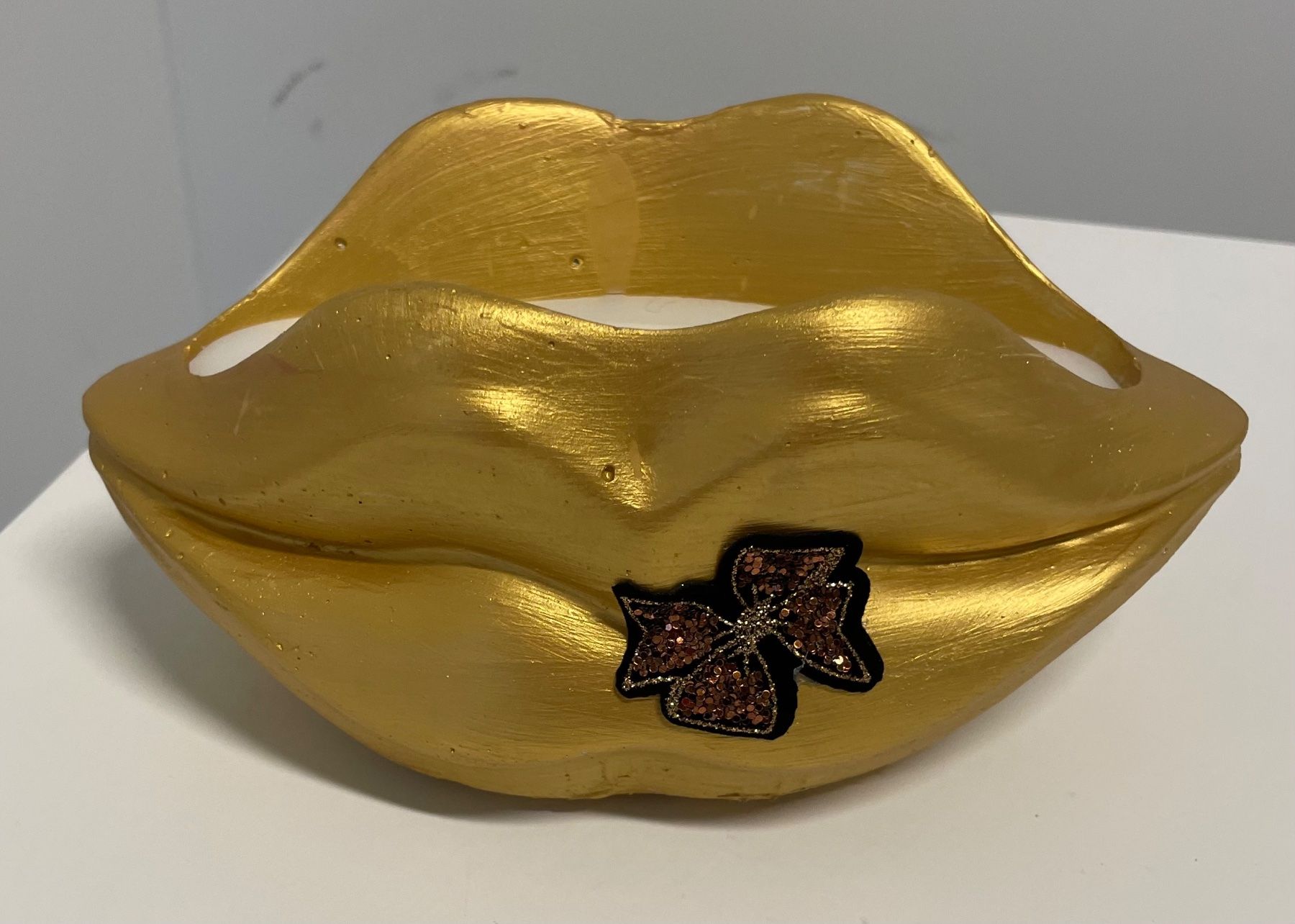 Candele: Vase- Kerze Lippe Gold – Nuovo e nell'imballaggio originale da Au ZH venduto da Jaggy4