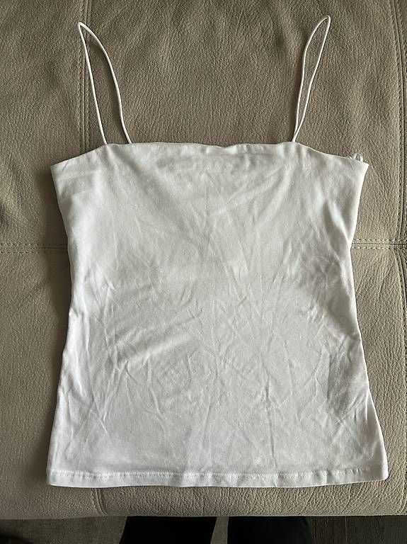 Tops: Top Pull & Bear EUR M – Neuf avec emballage d'origine à Auvernier par ana_t867