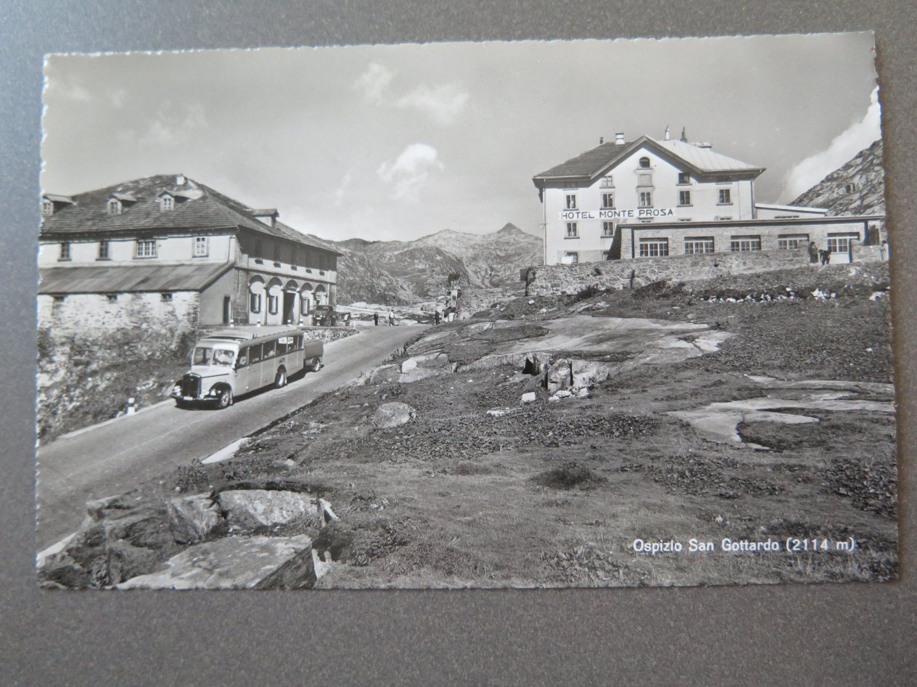 Cartes postales: GOTTHARD - OSPIZIO - SAURER-POSTAUTO - SCHNAUZENPOSTAUTO – D'occasion à Wittenbach par lipasal