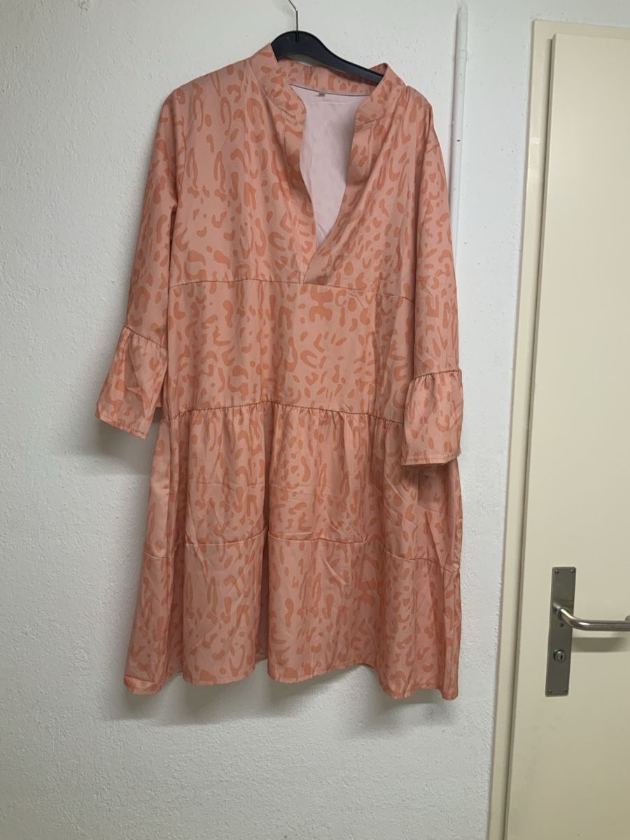 Kleider: Kleid mit Leo Muster Grösse XL neu – Neu (gemäss Beschreibung) aus Wallisellen von AS.TZ. 1