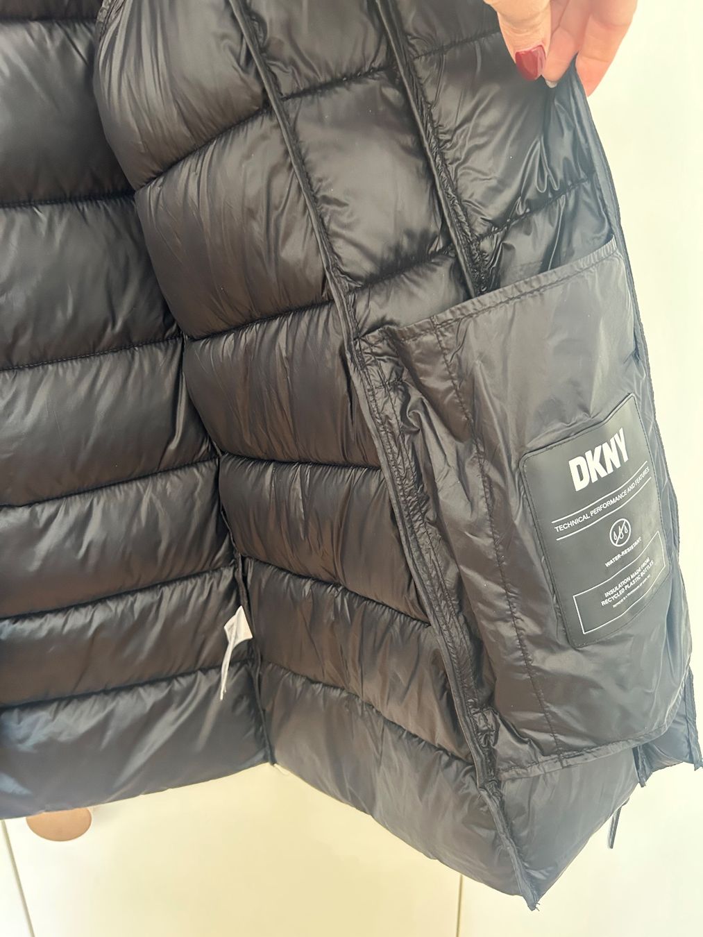 DKNY Giacche: Winterjacke DKNY: Gr. M, schwarz – Nuovo (secondo la descrizione) da Basel venduto da Interstellar85 4