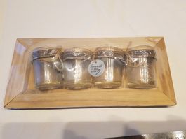 Deko Tischdeko kleine Weckgläser homemade auf Holzbrett