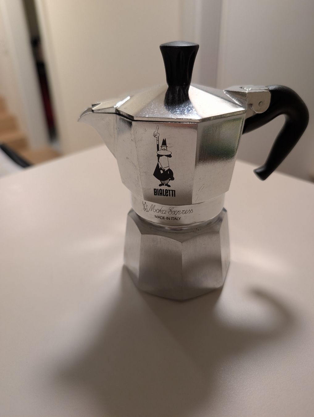 Bialetti Kaffeemaschinen & Espressomaschinen: Bialetti Moka Express 4 Tassen – Neu (gemäss Beschreibung) aus Einsiedeln von alegna89
