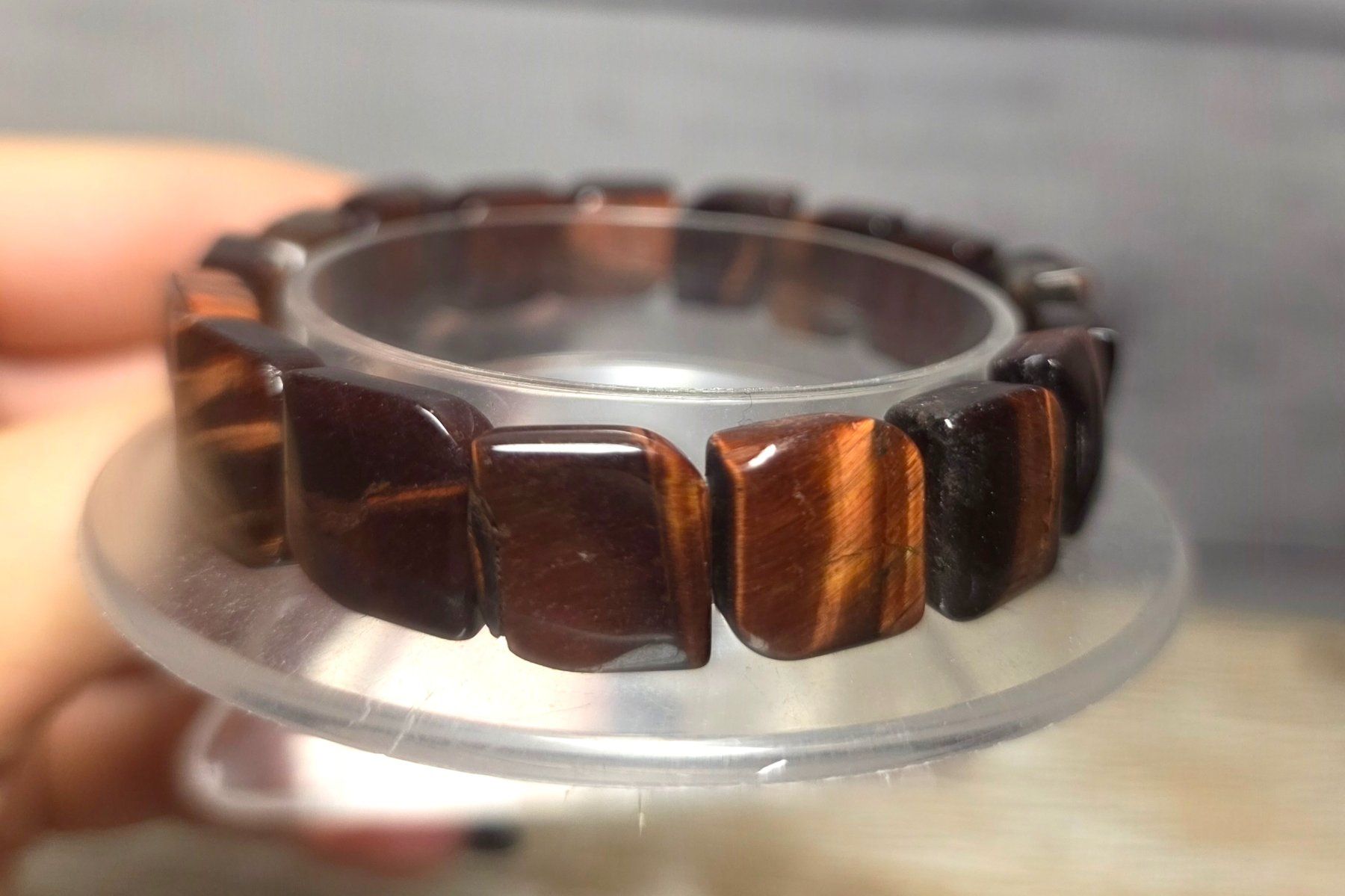Minerali & Pietre curative: Rotes Tigerauge Softbangle Armband – Nuovo e nell'imballaggio originale da Matzingen venduto da Shay_Crystalz 1