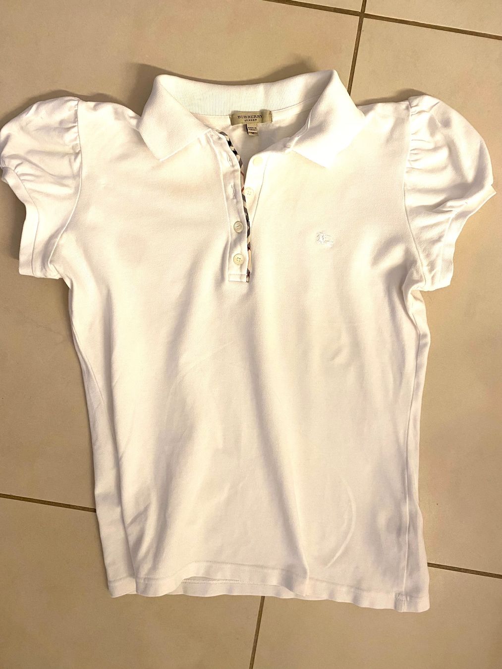 Burberry T-Shirts: Buerberry Oberteil – Gebraucht aus Triesen von vla_z6rh