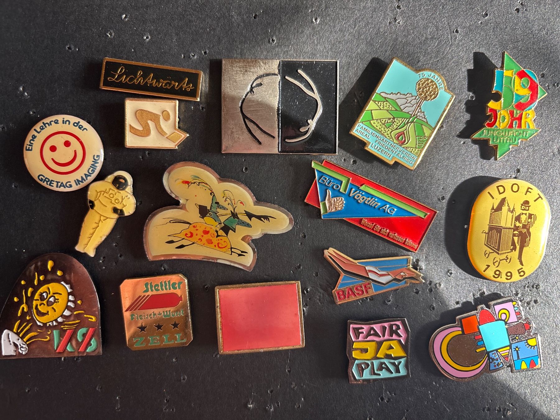 Plaquettes & Badges: Pins Diverse – D'occasion à Lützelflüh-Goldbach par NicoleL.