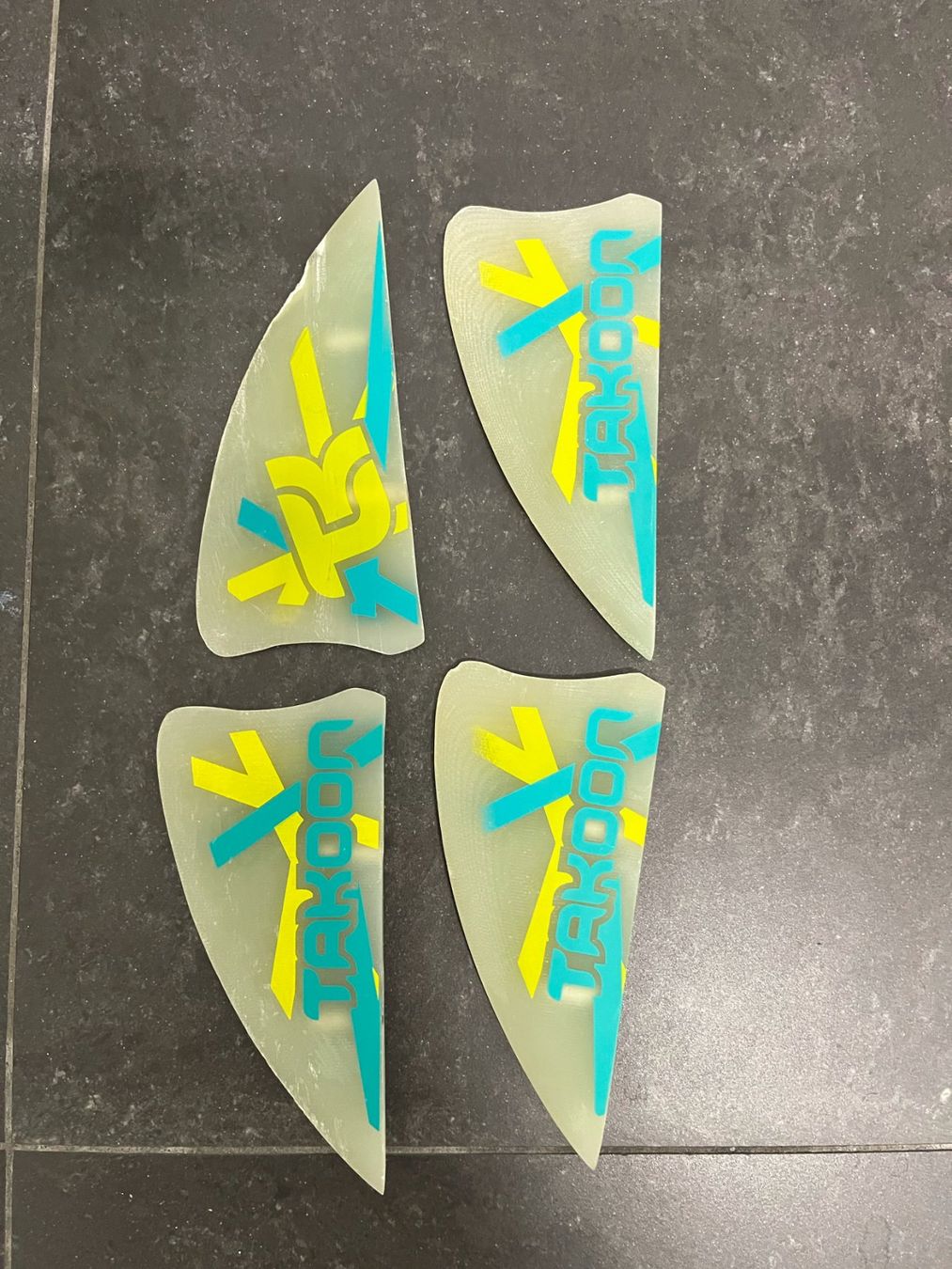 Planches de surf: Planche kitesurf twintip Takoon Source 134x40 complète – D'occasion à Founex par HGD22 3