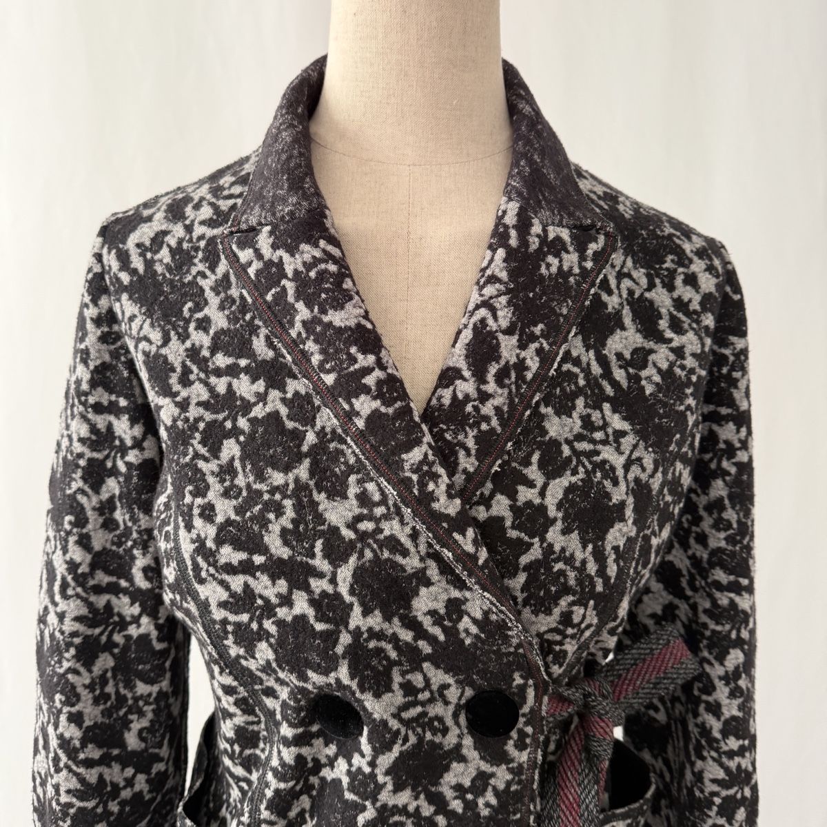 High Giacche: HIGH Everyday Couture Jacket – Nuovo (secondo la descrizione) da Emmen venduto da Colette-Juliette 1