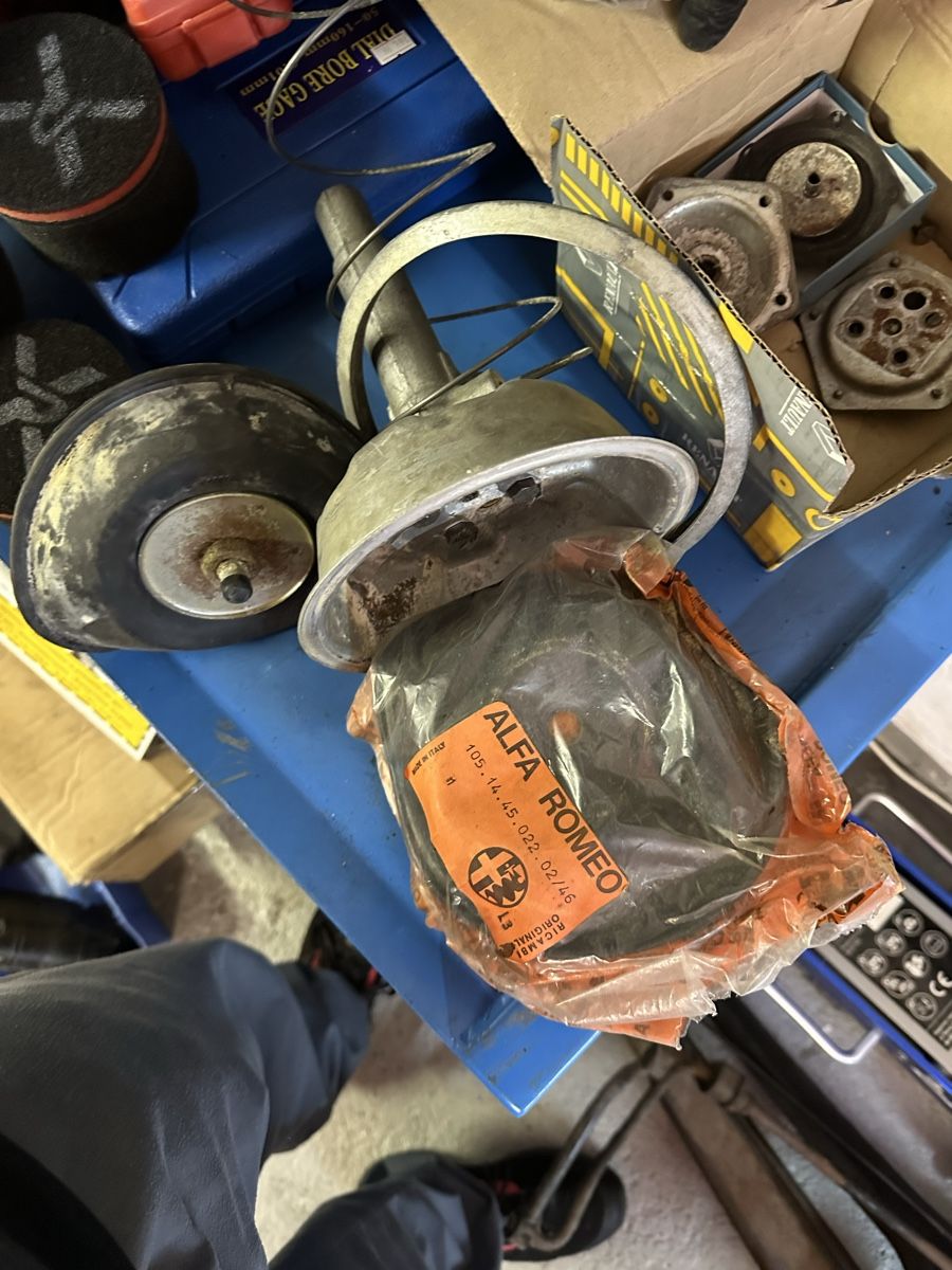 Alfa Romeo Tutti pezzi di ricambio auto: Alfa 105 Bremskraft Verstärker – Difettoso da Kriens venduto da alfaracer 3