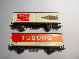 Lima 2 Güterwagen (COCA Cola, TUBORG Bier), DC Achsen