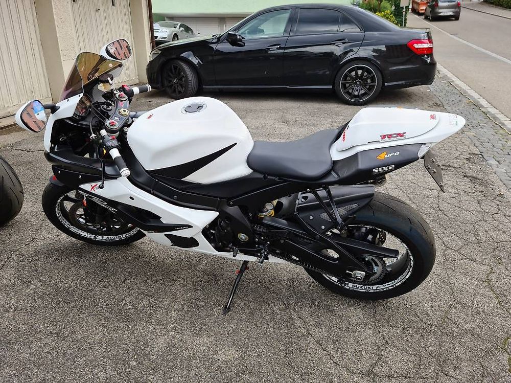 Suzuki Strada: Suzuki Gsx-r 1000 K5 K6 - Sehr günstig! – Usato da St. Gallen venduto da makii_bn 3