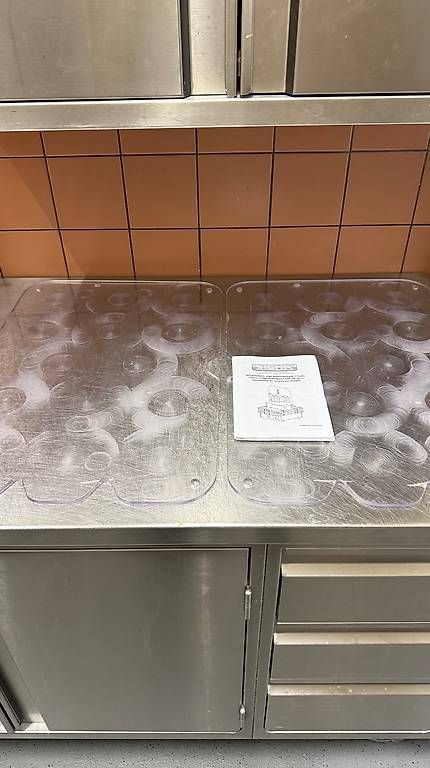 Elettrodomestici da cucina: Pizza  Teigteil & Rundmaschine – Usato da Rickenbach SZ venduto da Sproni 2