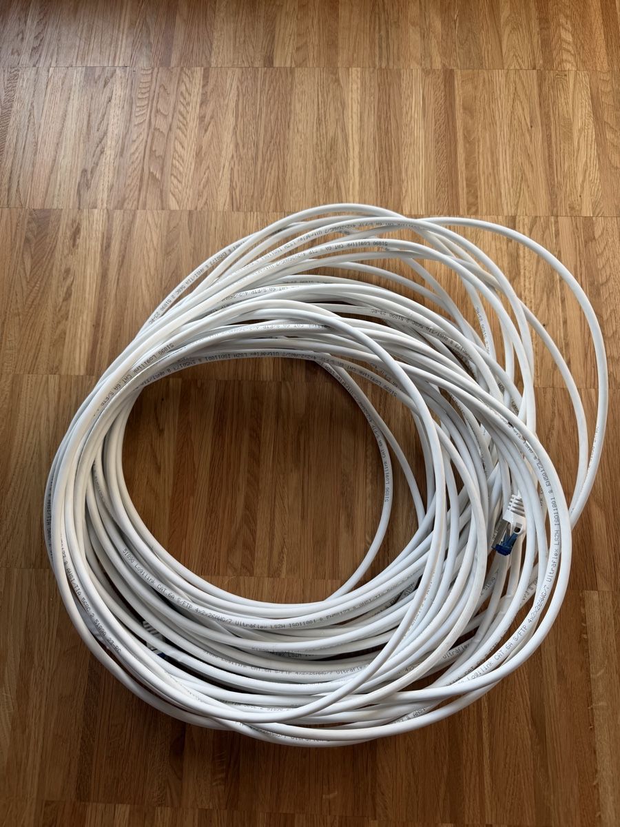 Câbles: Logilink Netzwerkkabel CAT6a 30m – D'occasion à Rudolfstetten par DaveHM98