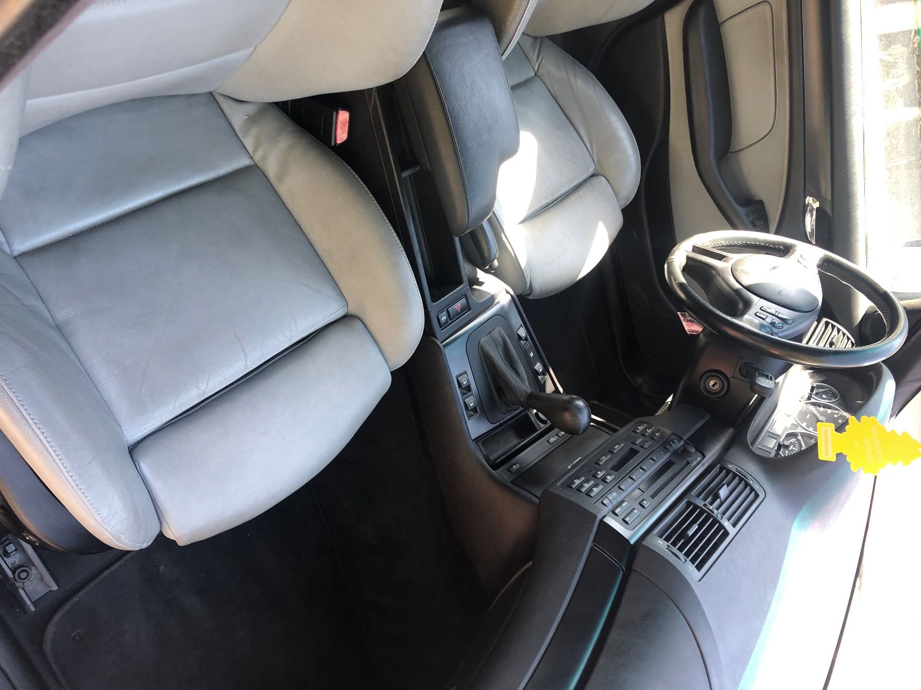 BMW Autos: BMW 330 xi – Gebraucht aus Buchs LU von Diarella 9