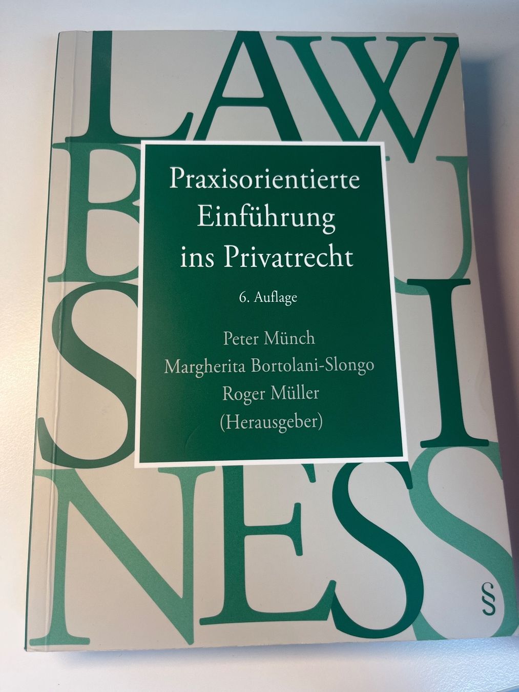 Libri: Praxisorientierte Einführung ins Privatrecht – Nuovo (secondo la descrizione) da Embrach venduto da gabiizh