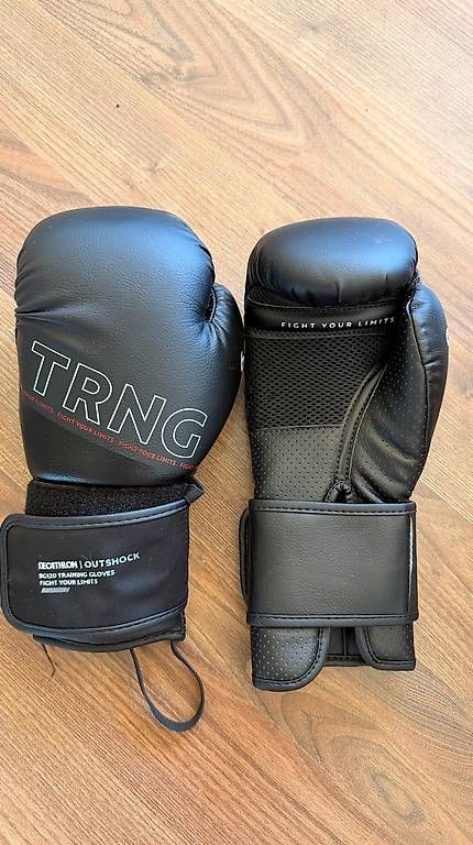 Gants & mitaines : gants de boxe – D'occasion à Penthalaz par Brunogtr35 1