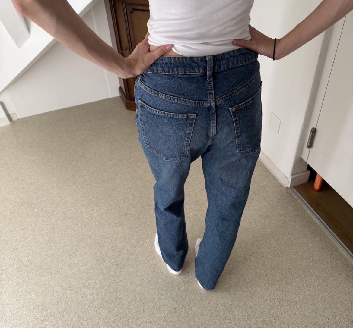 H&M Jeans: Jeans Straight High Waist – Nuovo (secondo la descrizione) da Vaduz venduto da besties 1