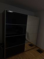 Moderner Kleiderschrank mit Schiebetüren  Schwarz/Spiegel