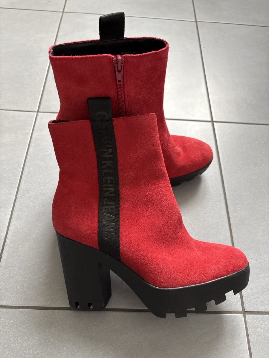 Calvin Klein Scarpe da donna: Calvin Klein Stiefeletten – Nuovo (secondo la descrizione) da Amriswil venduto da jul_sts7