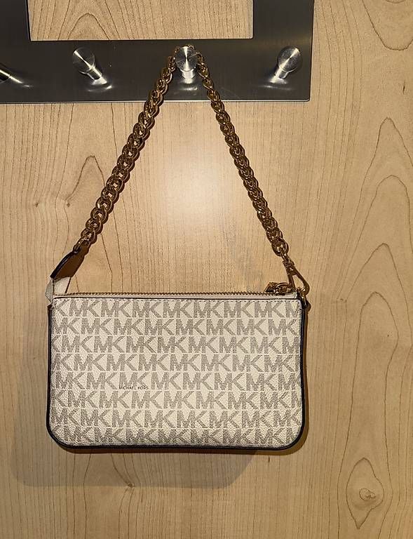 Michael Kors Borse da donna: MICHAEL KORS JET SET CHAIN POUCHETTE - WHITE – Usato da Balgach venduto da lea_2rbr 1