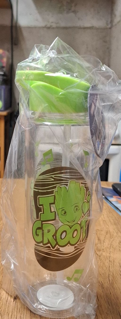 Gourdes & Thermos: Trinkflasche mit Strohhalm neu – Neuf avec emballage d'origine à Lyss par Nigudasschaf