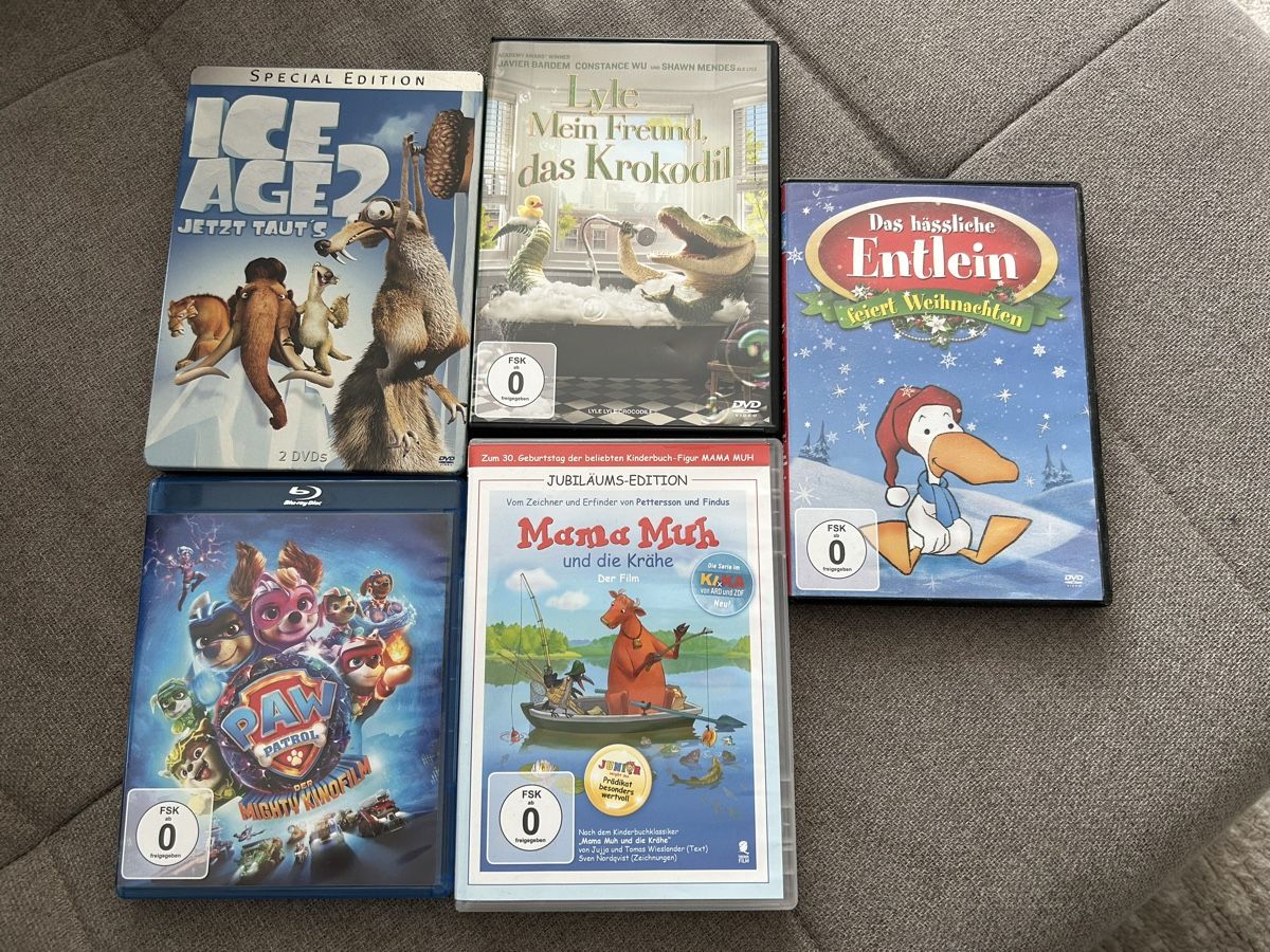 Tutti i DVDs: Div. Dvds und 1 Ps5 Game – Usato da Vilters venduto da Nohausi77