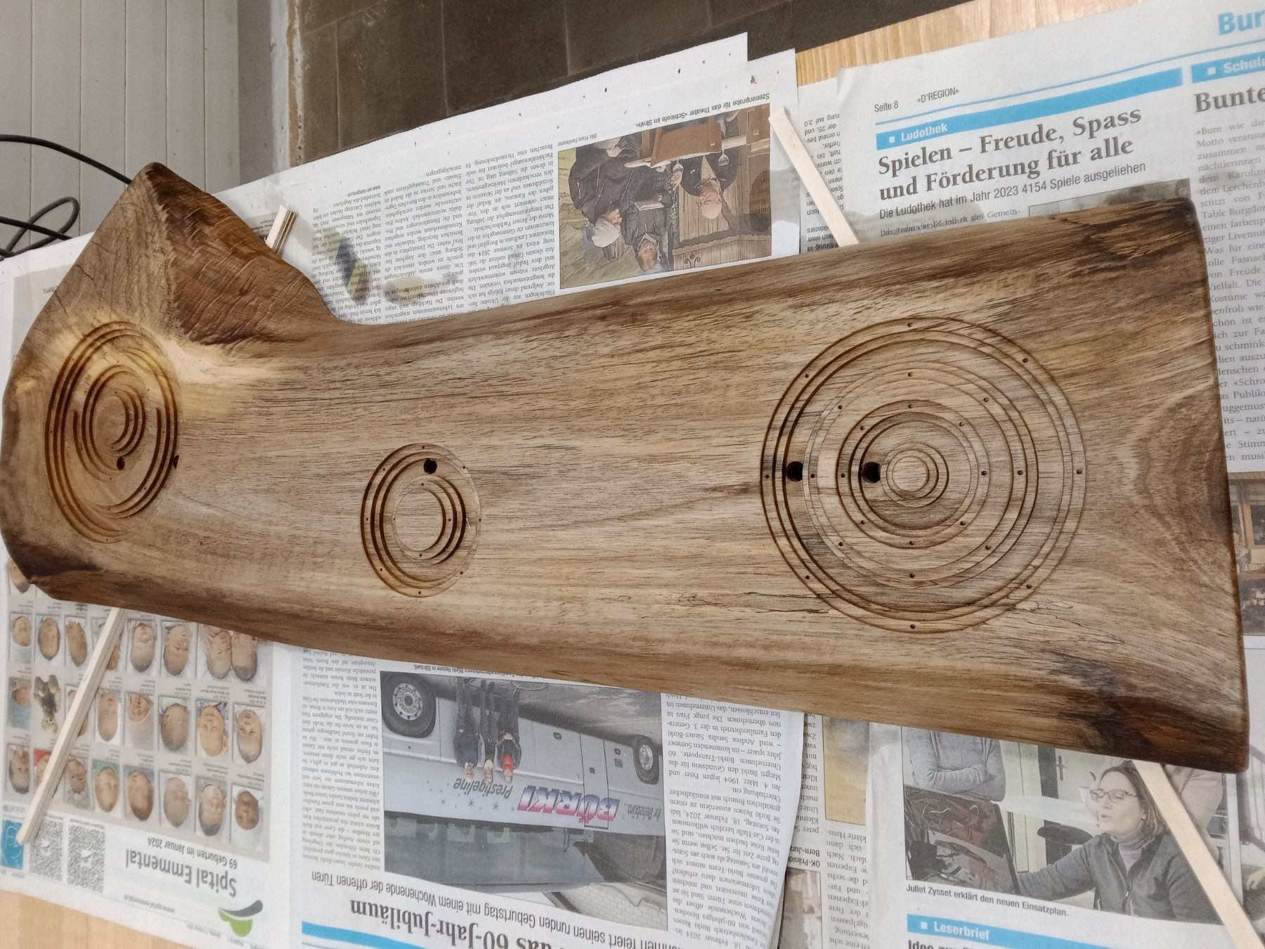 Lampes: Wandlampe mit LED aus Nussbaum – Neuf avec emballage d'origine à Kernenried par Sqalperose 8