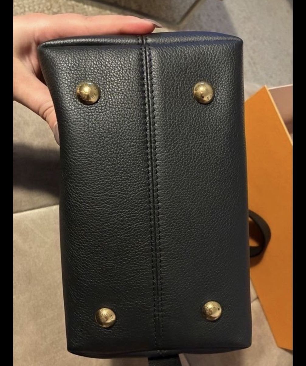 Louis Vuitton Taschen für Damen: Louis Vuitton Key Hobo PM – Neu (gemäss Beschreibung) aus Gelterkinden von Sissacherli 3