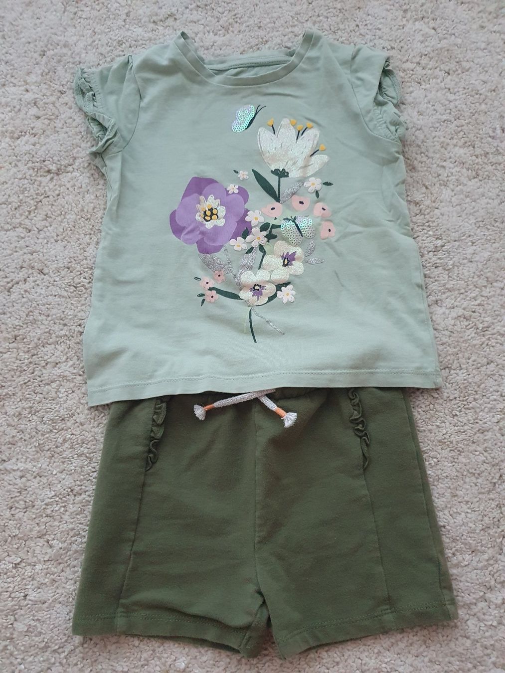 S.Oliver Lotti & Set di vestiti: Shorts + Shirt s.oliver – Usato da Altendorf venduto da MiriCaj