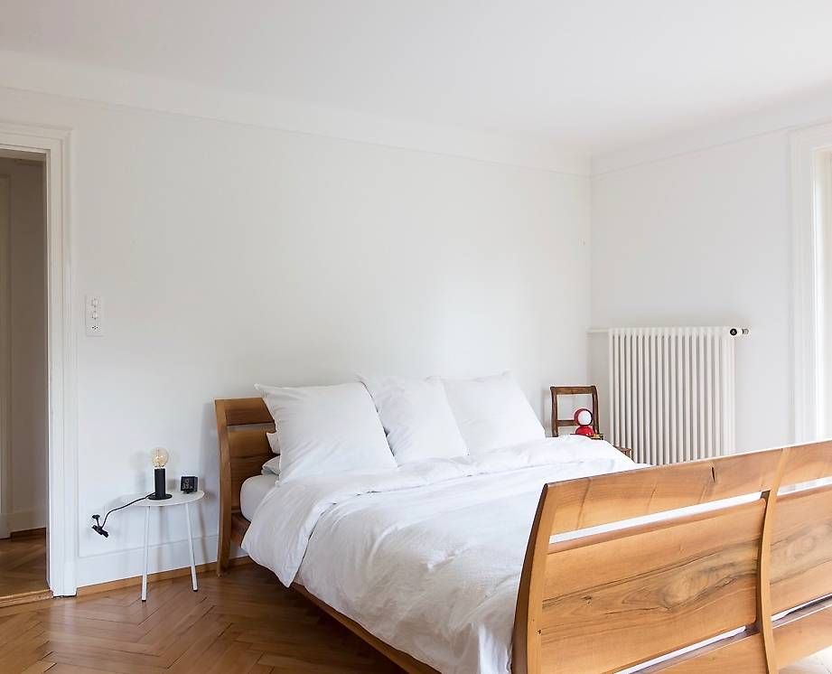 Letti: Handgefertigtes Walnuss-Bett Einzelstück 1.80 – Usato da Dietlikon venduto da frausommer 1