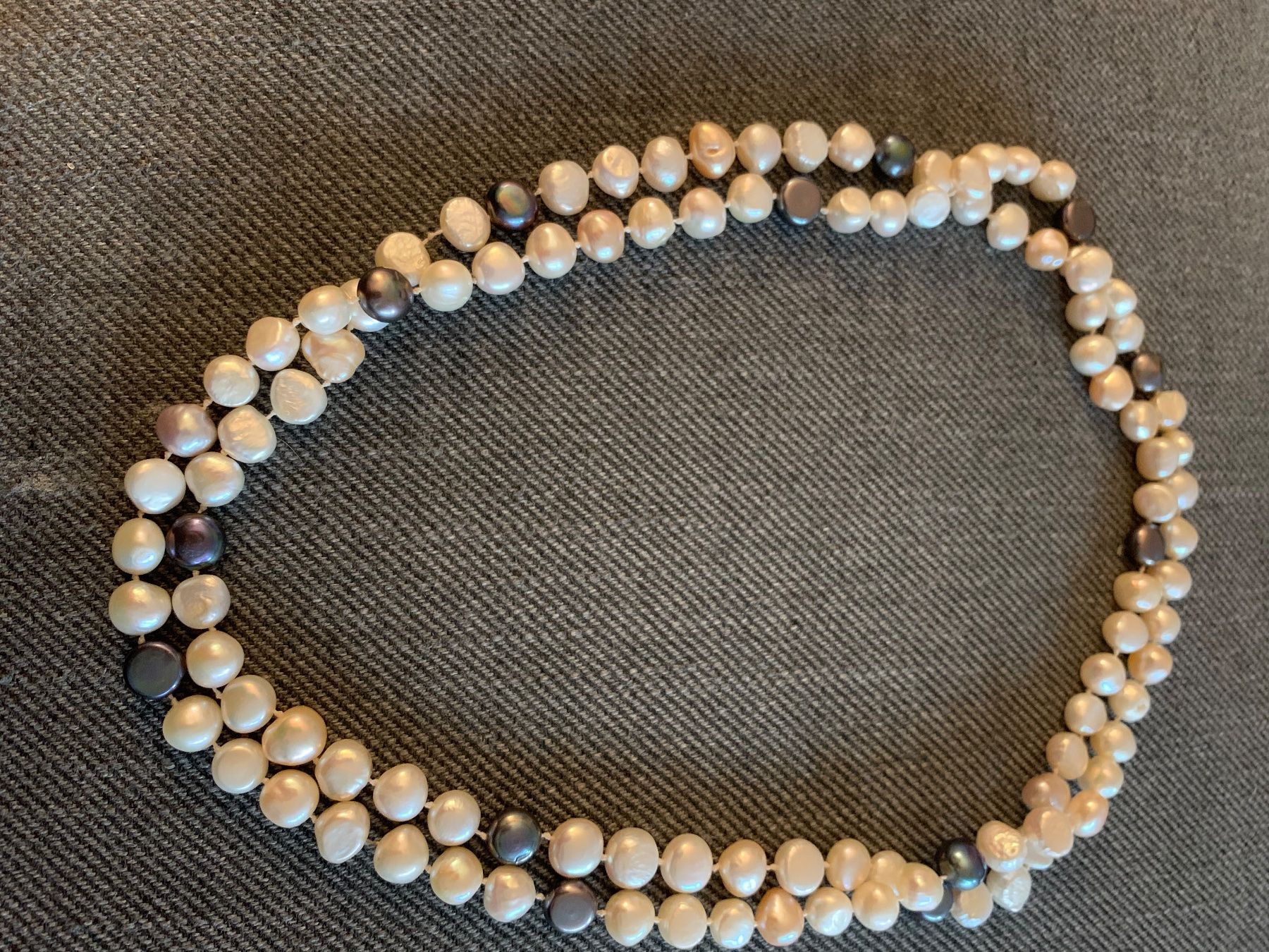 Ketten: Elegante Perlenkette, Süsswasserperlen & schwarze Perlen – Gebraucht aus Zollikofen von Sommer123 1