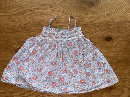 Gr 90 Benetton Blumen Kleid