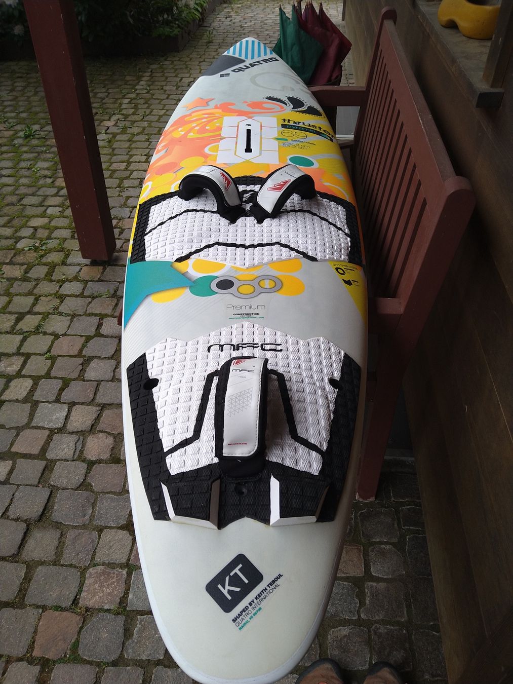 Tavole da surf e di nuoto: Quatro Pyramid Thruster Windsurfbrett neuwertig – Usato da Wichtrach venduto da wildpigwomen12