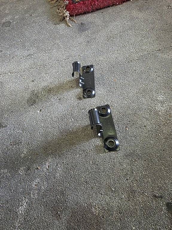 Alle Autoersatzteile: Audi S4/RS4 B5 Handbremsseilhalter – Gebraucht aus Zug von Edvard10