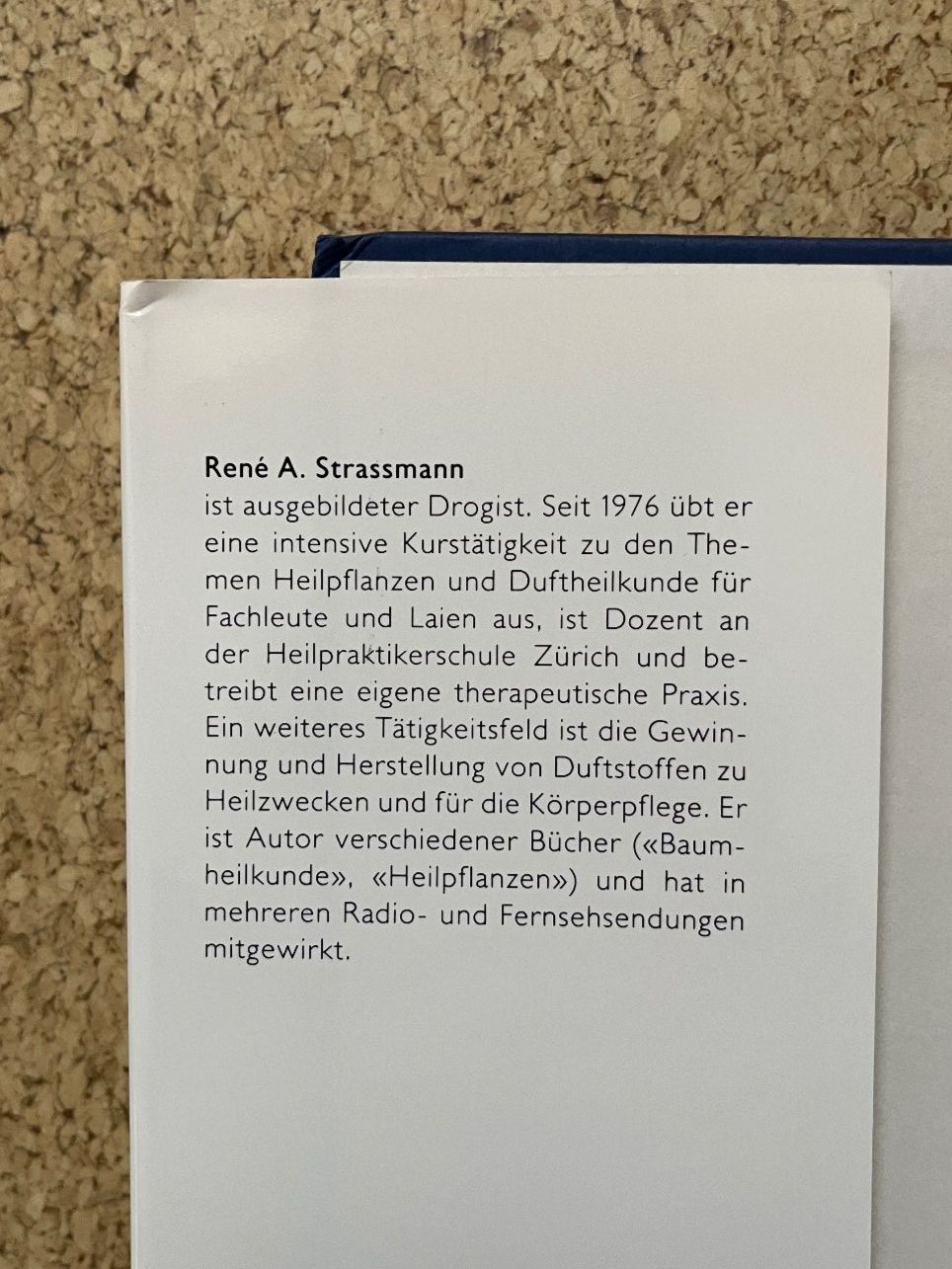 Libri: Buch gebunden "Duftheilkunde", René A. Strassmann – Usato da Grosswangen venduto da Vita500 3