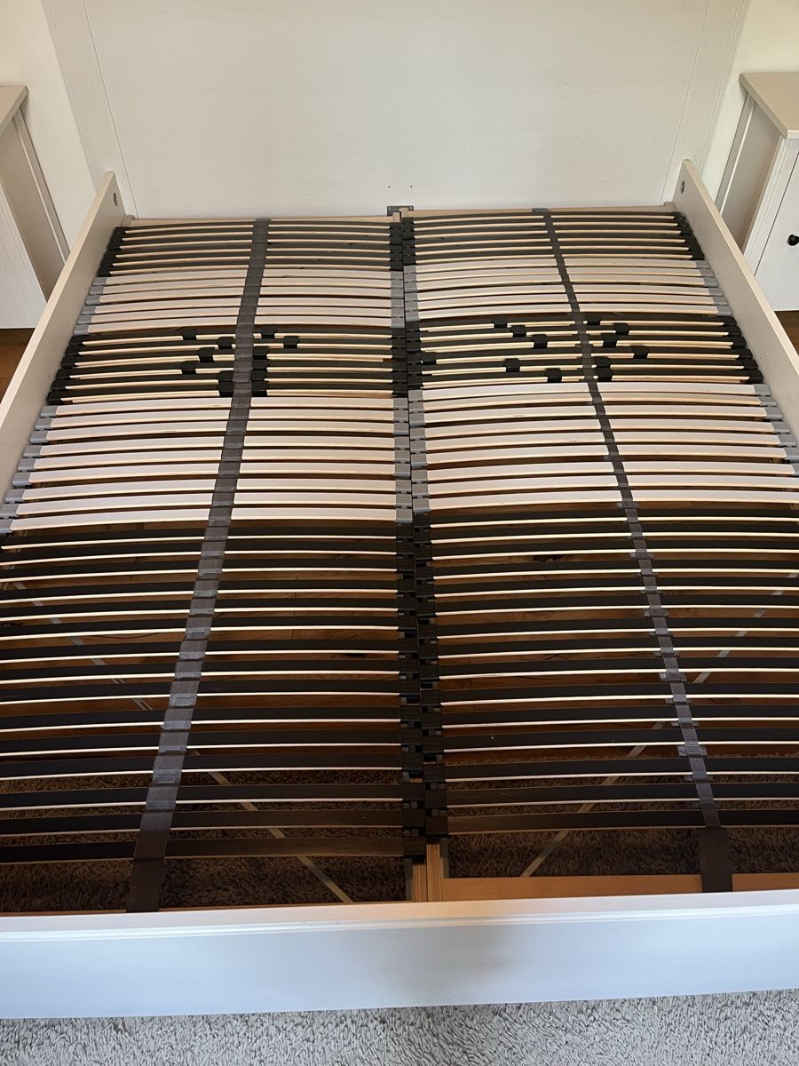 Lits: Ikea bed + 2 night table + mattress for free – D'occasion à Zollikerberg par ale_qtn6 1