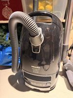 Miele Complete C3 Pure Black PowerLine Staubsauger gebraucht