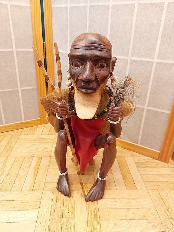 Sculture & Statue: Holzstatue Afrikanischer Medizinmann – Usato da Wetzikon ZH venduto da flo_vg2f 4