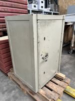 Tresor mit total 3 Schlüsseln