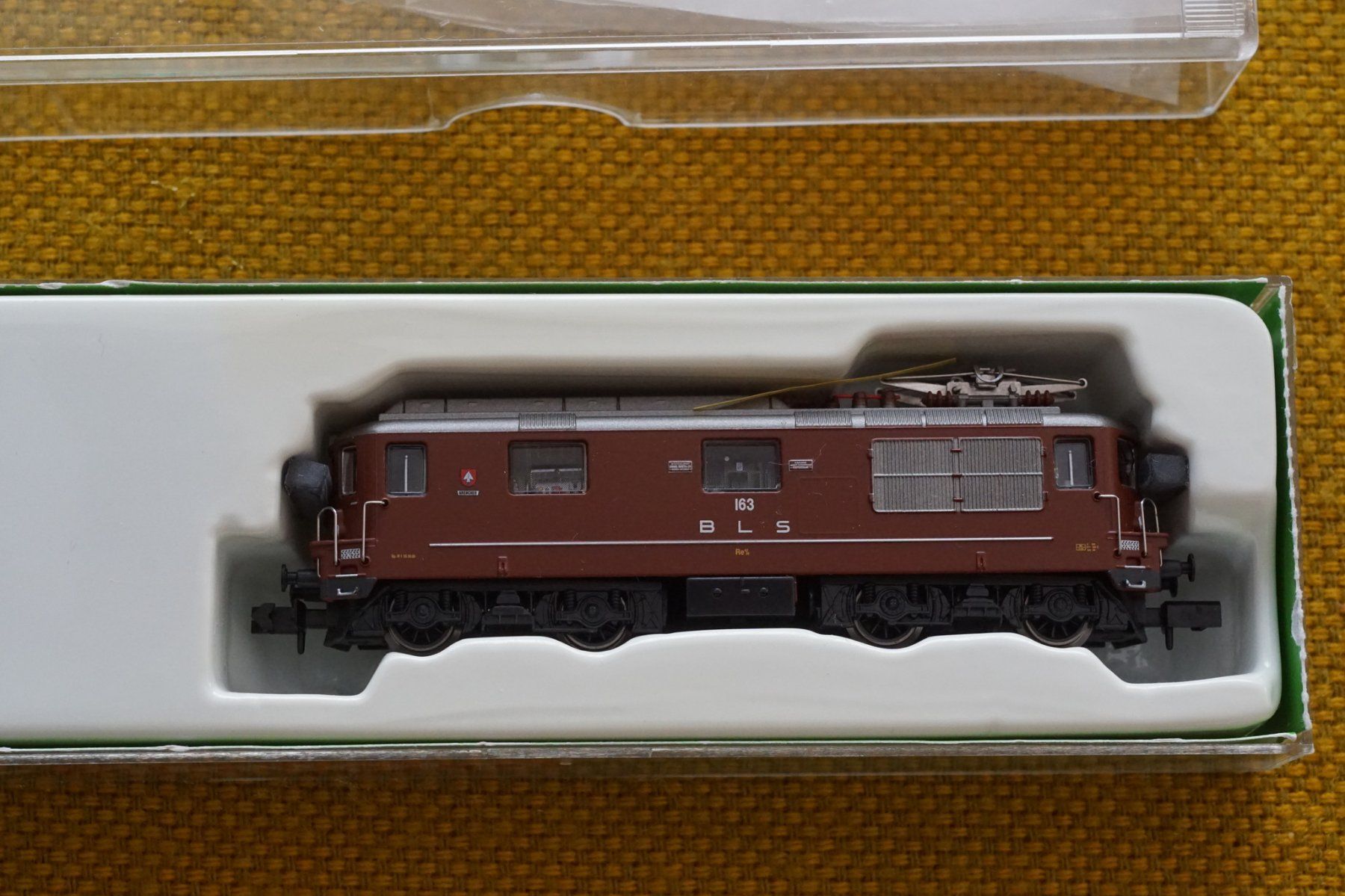 Arnold Modellini di ferrovie: ARNOLD Re 4/4 BLS Nr.163 braun – Usato da Gränichen venduto da iknow