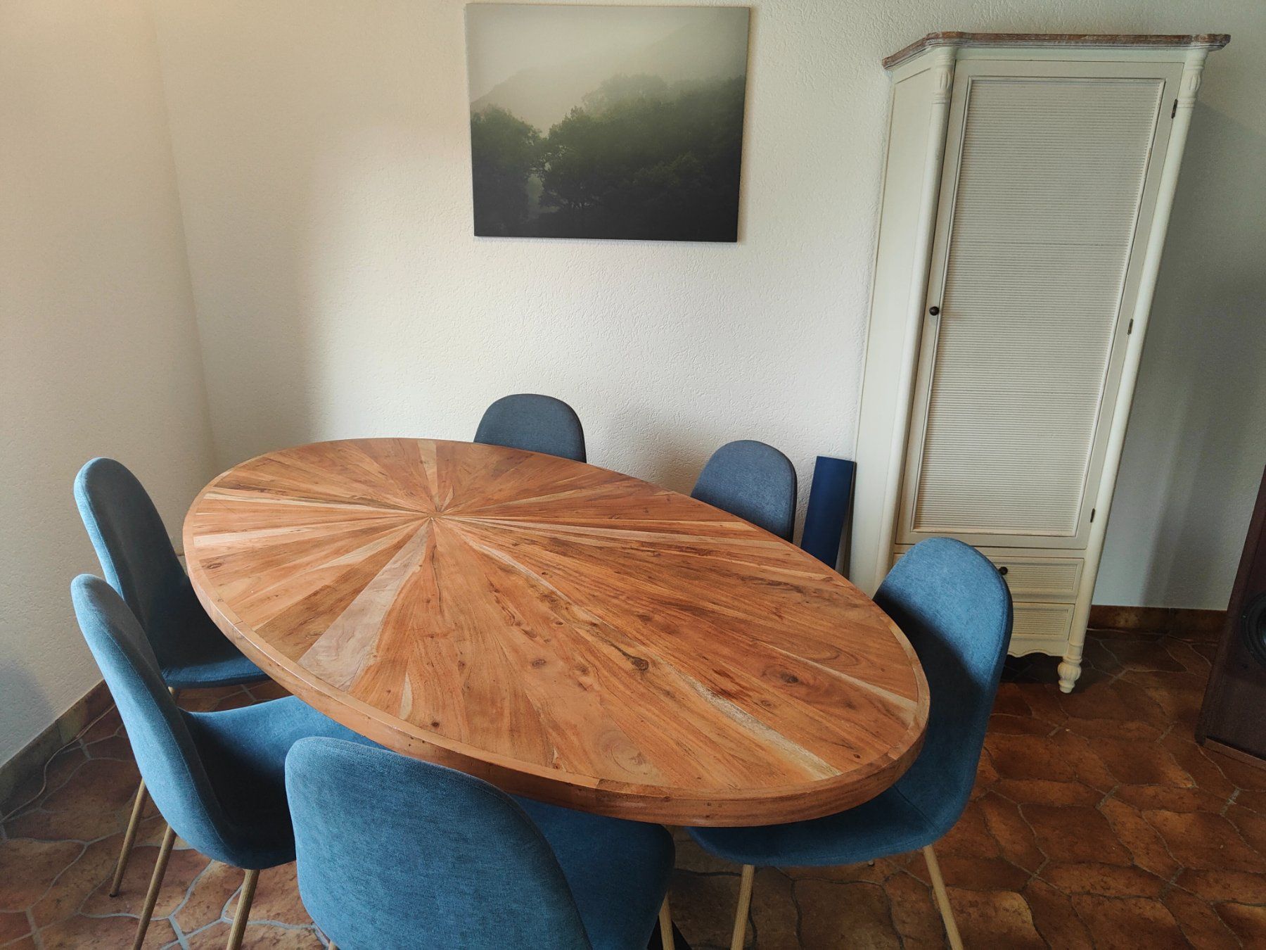 Set di tavolo e panche: Schöner Tisch mit Stühlen – Usato da Dittingen venduto da Don-Leon
