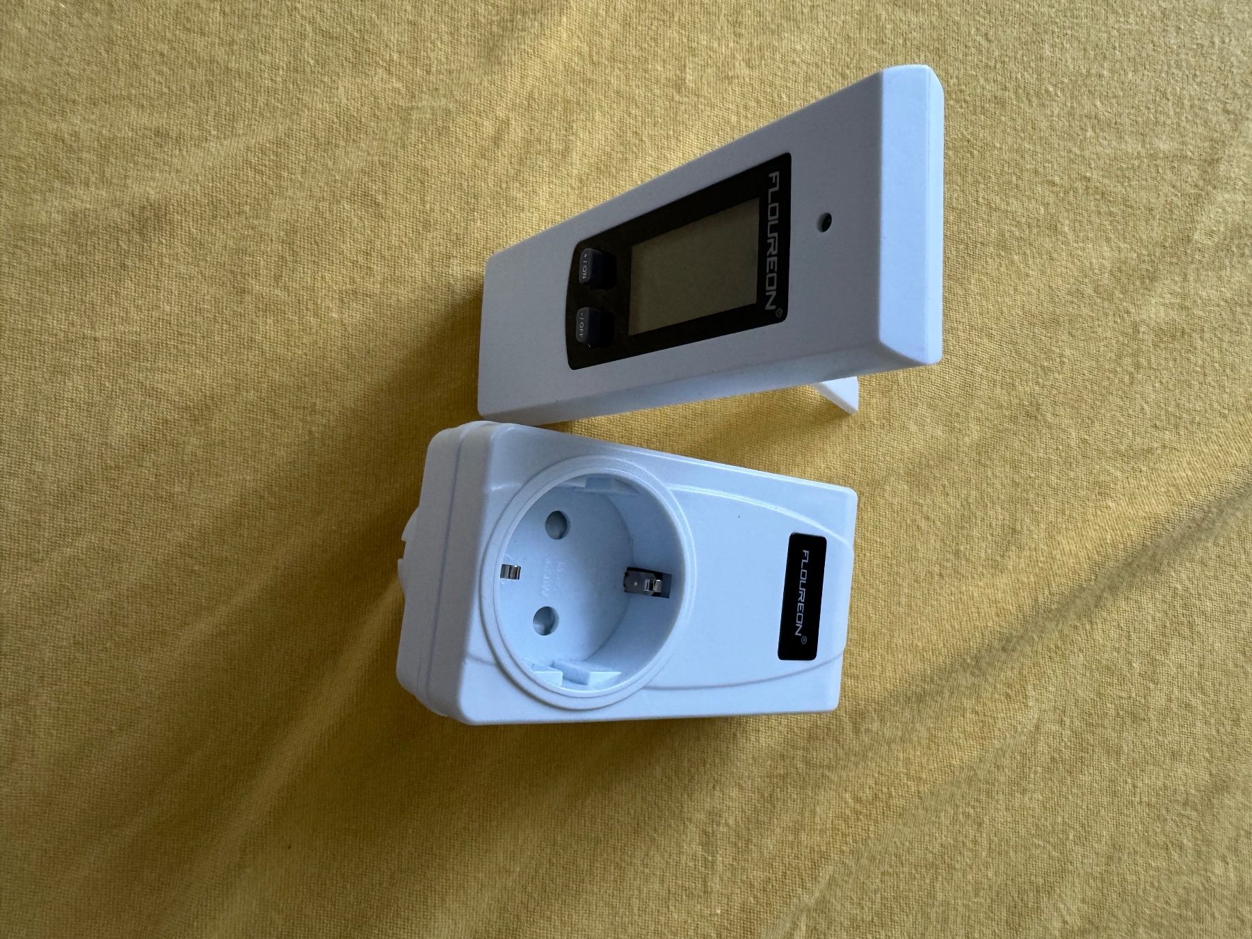 Altro per la casa: Wireless Thermostat Steckdose, Digitaler Temperaturregler – Usato da Ostermundigen venduto da Gummibaerli63 2