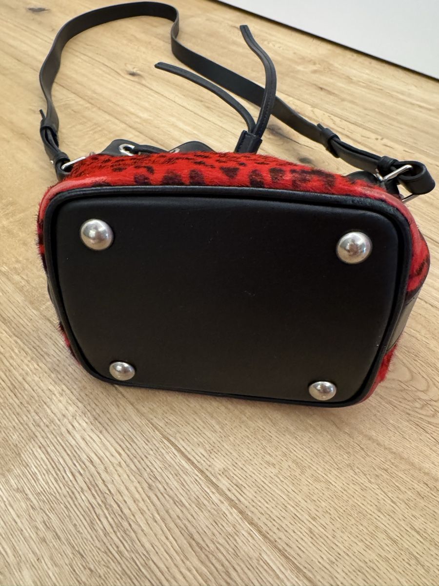 Saint Laurent Sacs femmes: Sac Emmanuelle de Saint Laurent  – D'occasion à Puplinge par Cechth 5